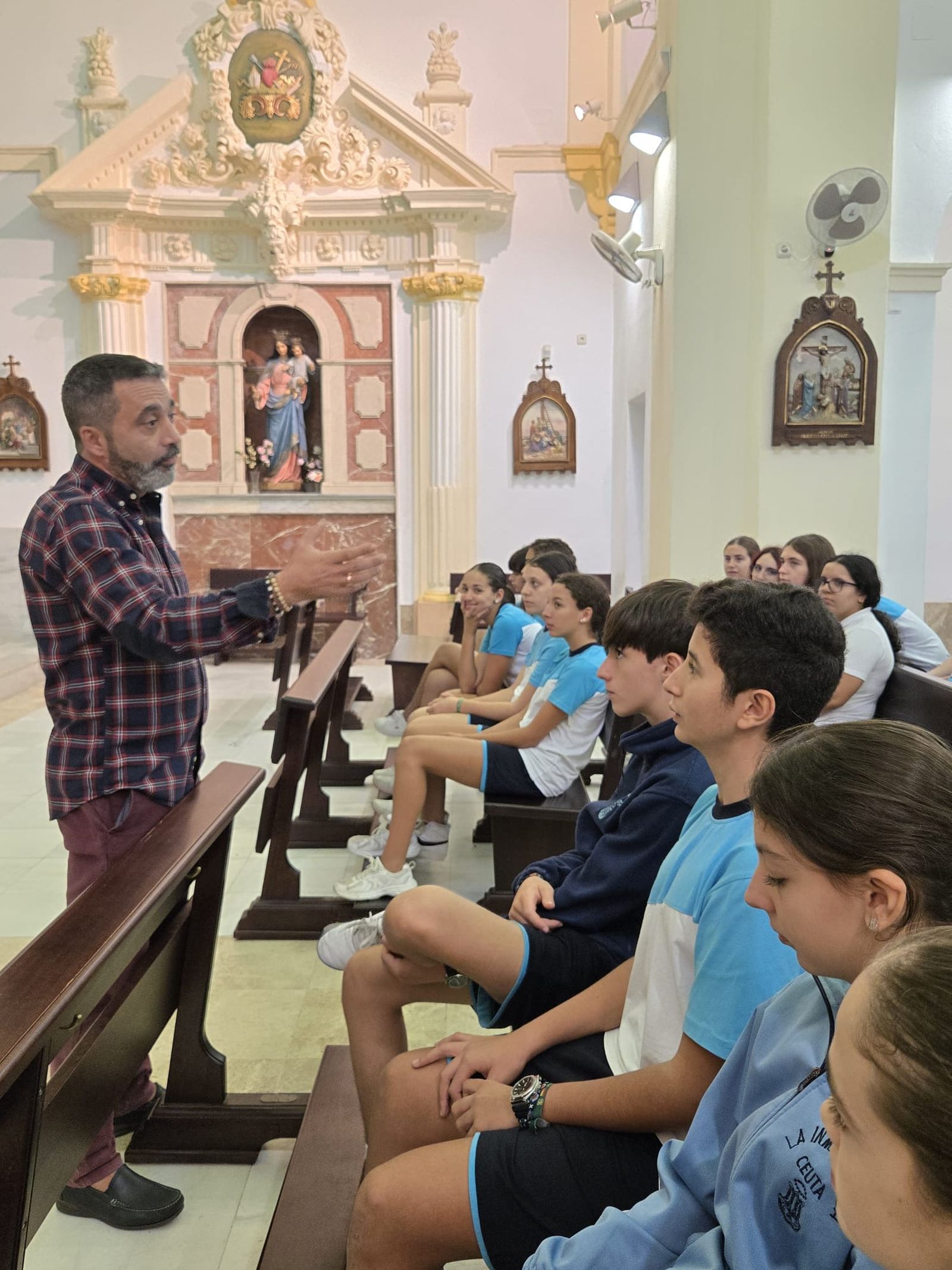 Jornada festiva en el Colegio La Inmaculada con motivo de la víspera del Día de todos los Santos Jornada festiva en el Colegio La Inmaculada con motivo de la víspera del Día de todos los Santos