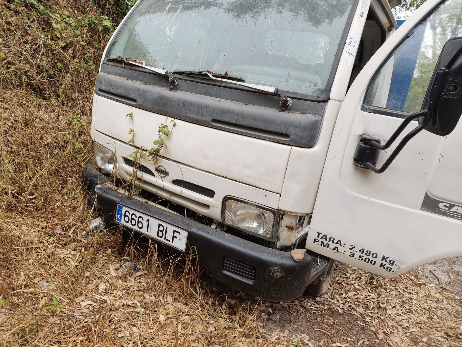 Los vecinos de Barriada Postigo, “agotados” de ver migrantes durmiendo en coches abandonados