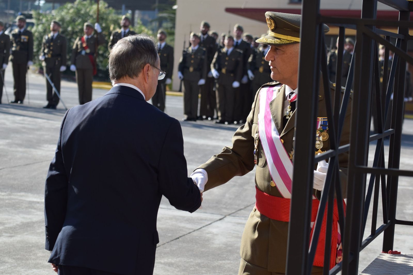 El Regimiento de Ingenieros 7 honra a San Fernando en una solemne parada militar en El Jaral