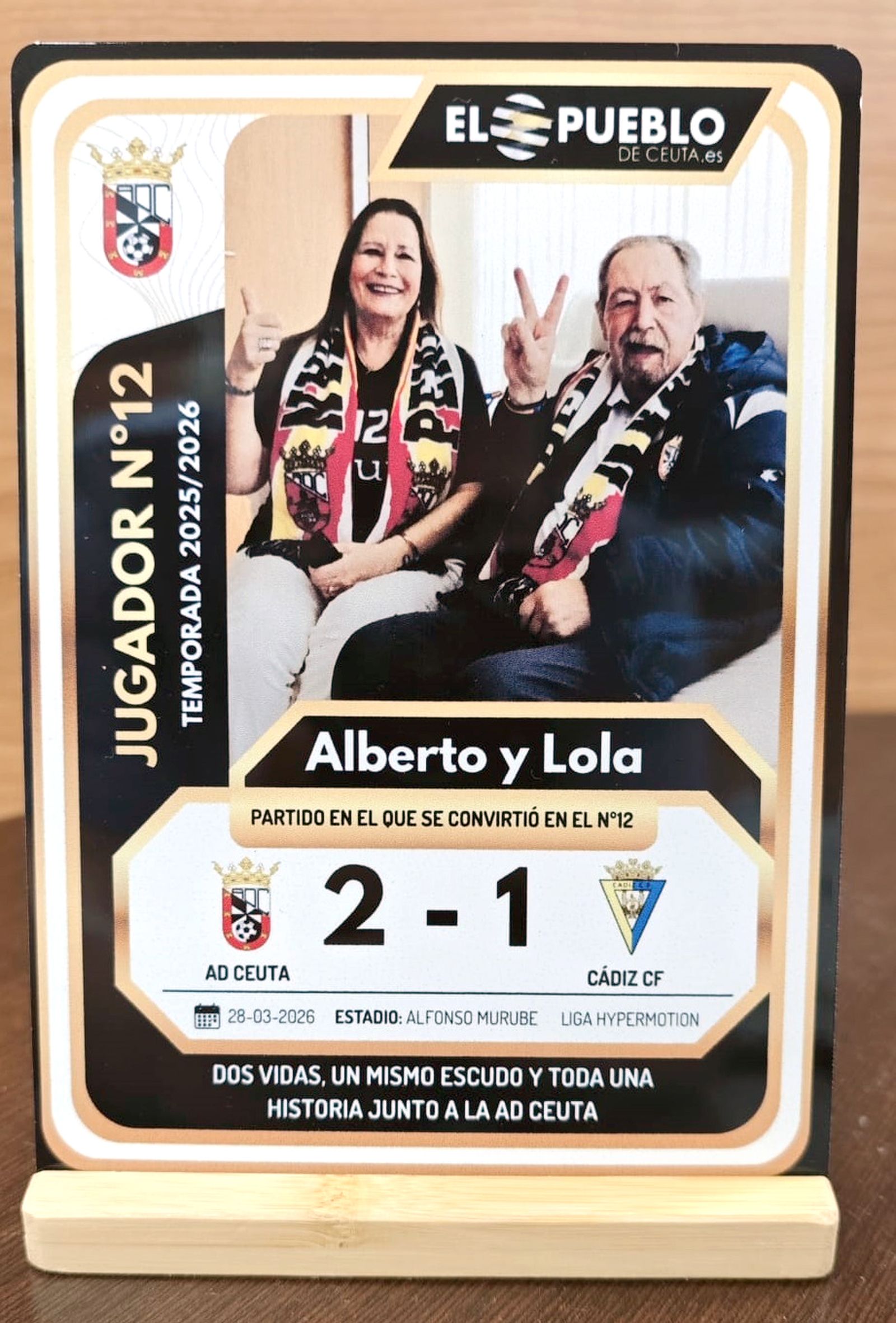 El Pueblo de Ceuta reúne a sus ‘Jugadores nº12’ y convierte su pasión por el Ceuta en cromos