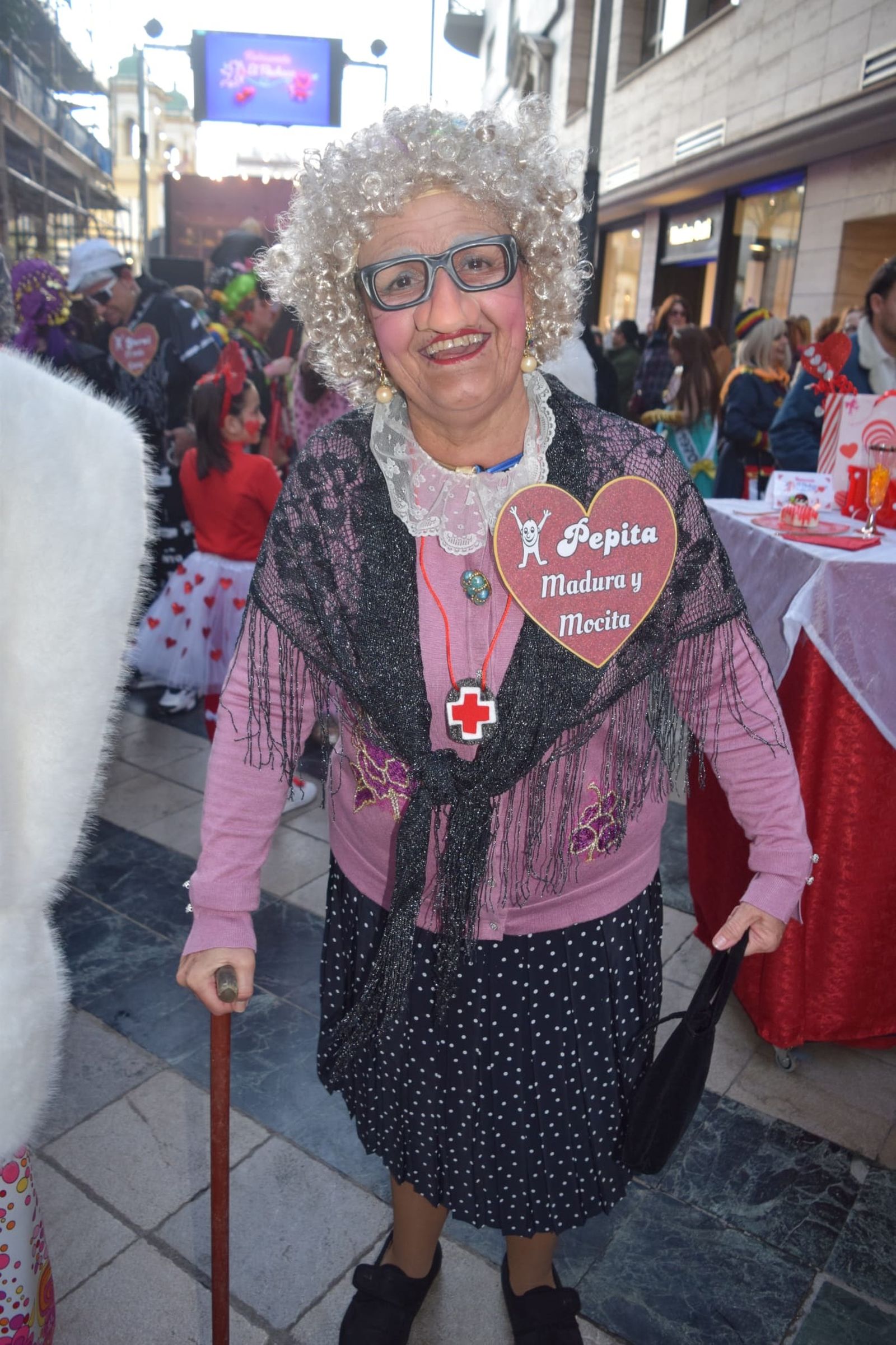 Los Popi enamoran a Ceuta con un pasacalles destinado a la búsqueda de su “media caballa”
