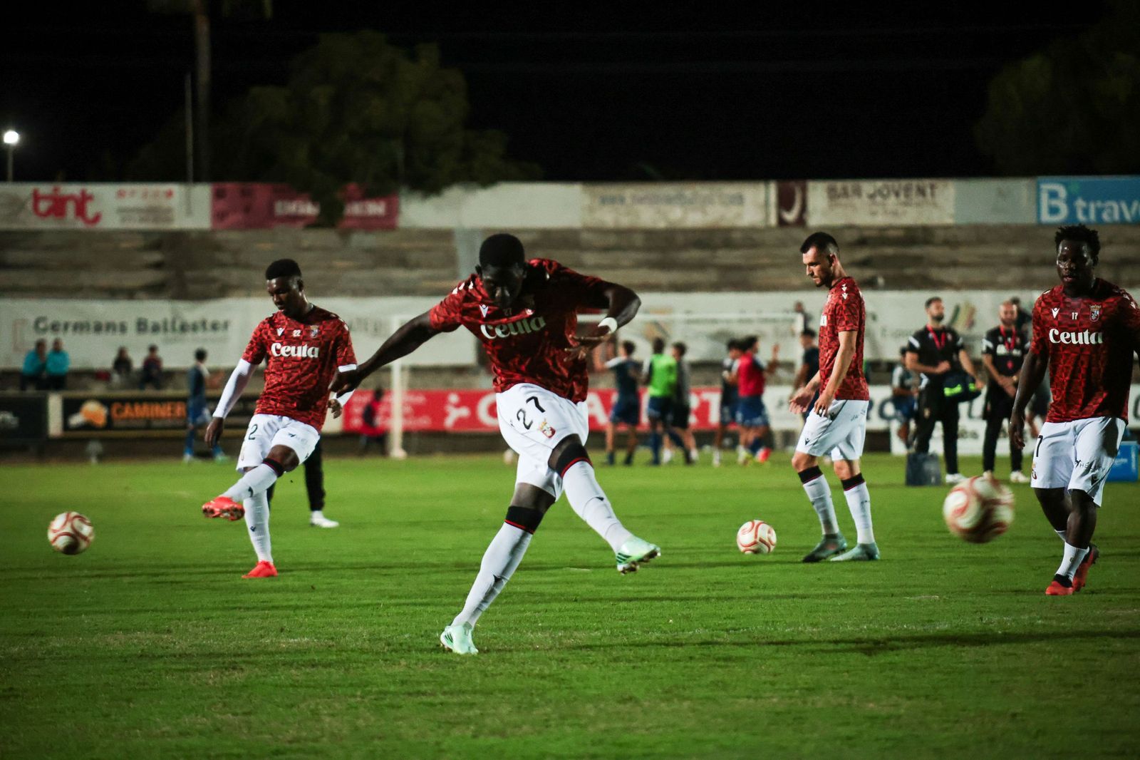 Victoria poco convicente del Ceuta ante el Poblense (1-2) para avanzar en Copa