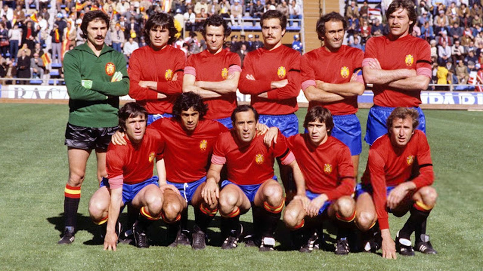 Alineación de España contra Austria en Argentina 78, con los ceutíes Pirri (capitán) y Migueli a la derecha en la fila superior