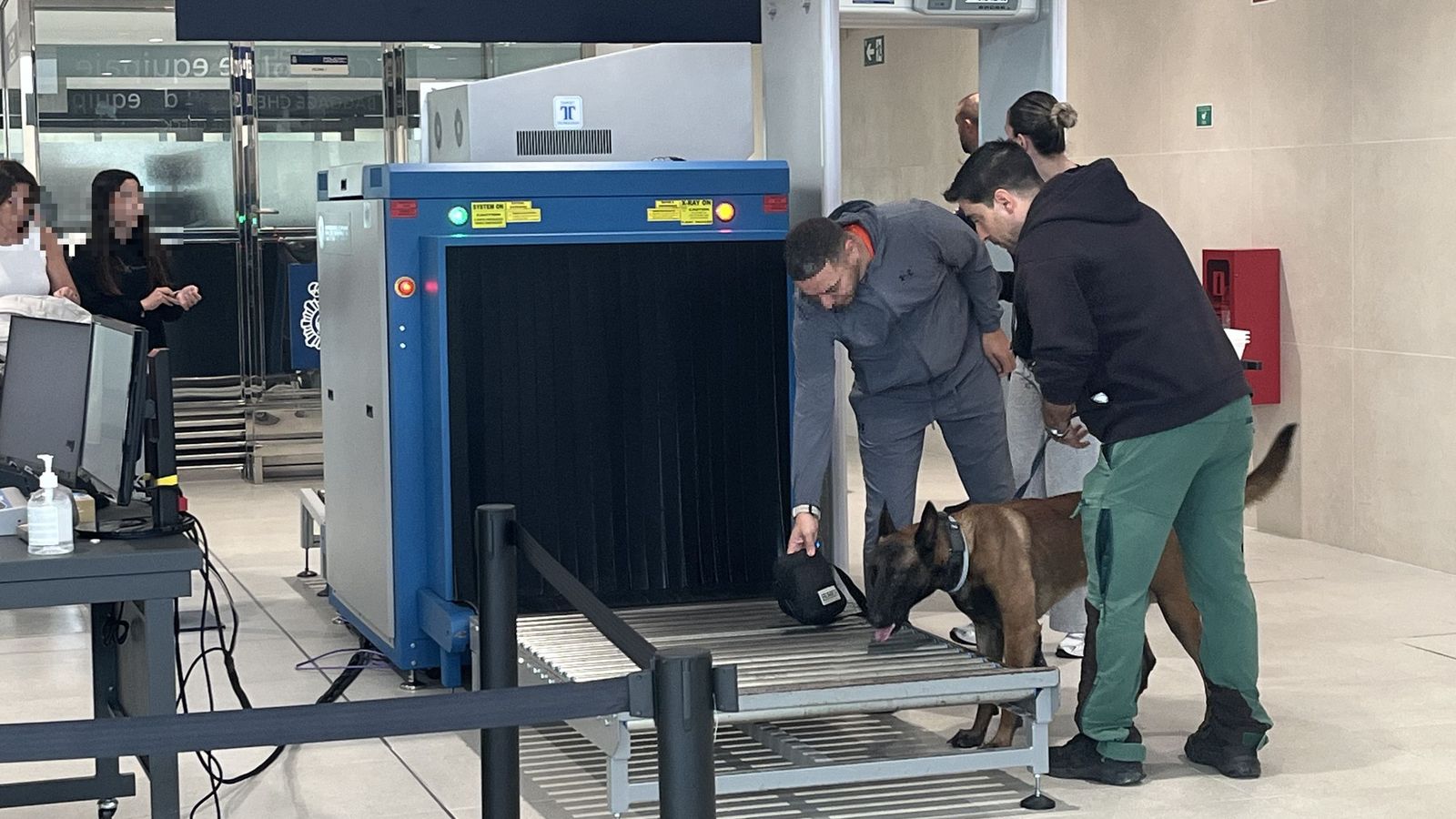Control realizado en el interior de la Estación Marítima de Ceuta
