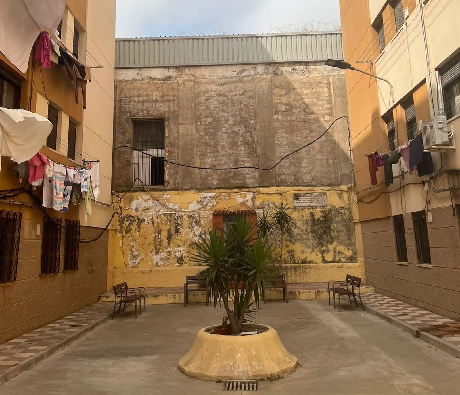 Local barajado para su uso como posible alojamiento de migrantes