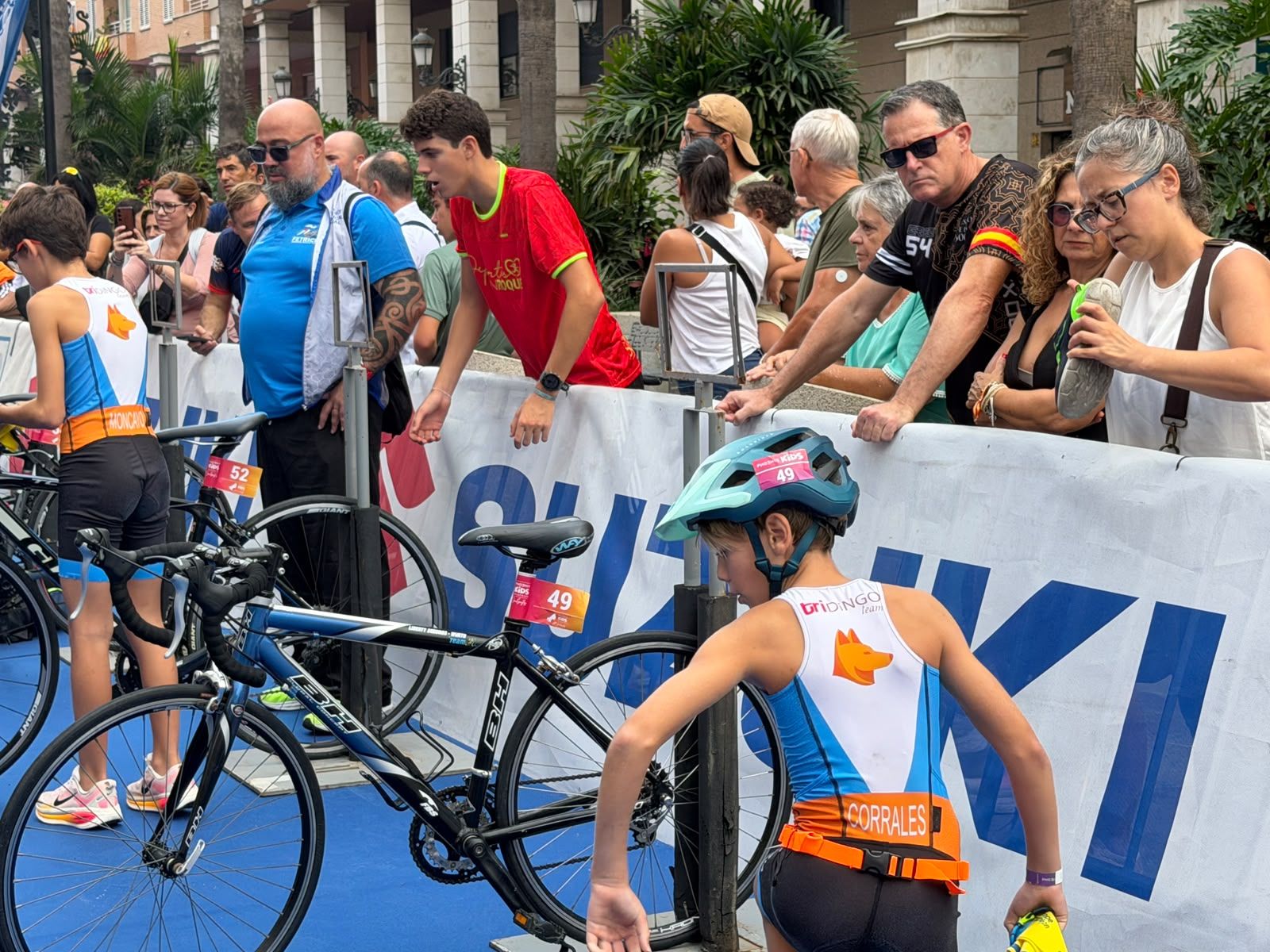 Los aficionados al triatlón en Ceuta se reúnen para participar en el Acuatlón Popular 'Juan Mur' y en la Phoenix Kids Triathlon