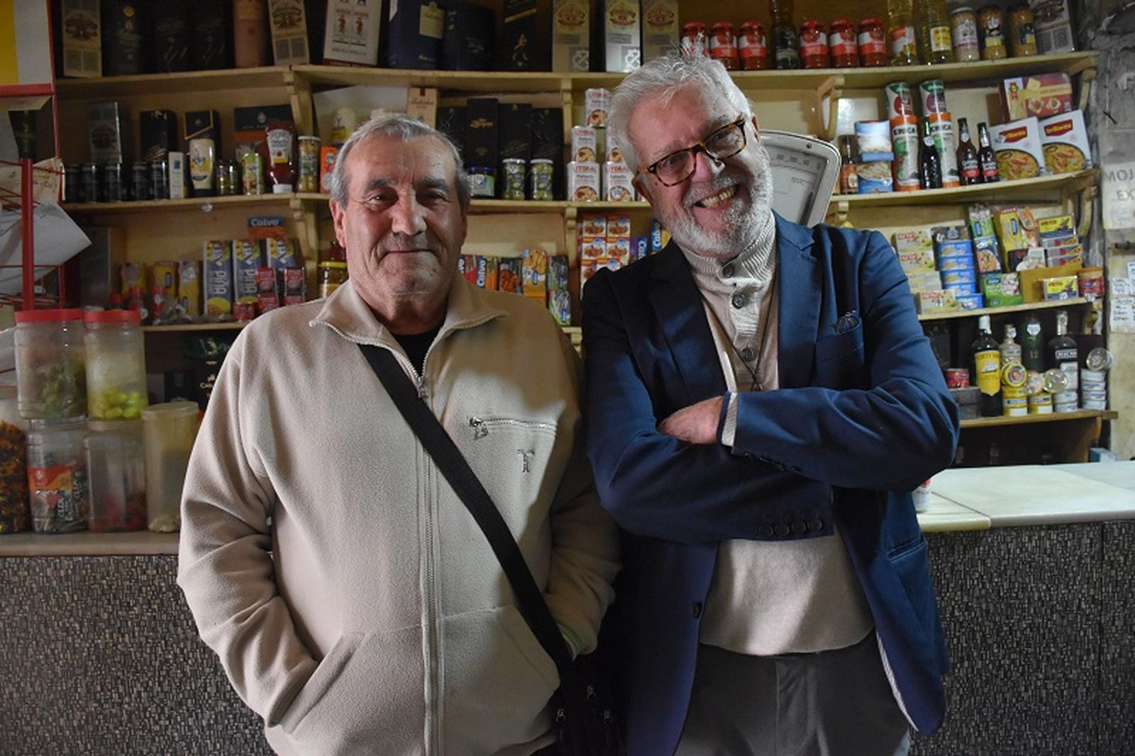 El militante del PSOE y sindicalista Antonio Zamudio junto al ex secretario de organización del PSOE Rafael López.. / FOTO G.S.