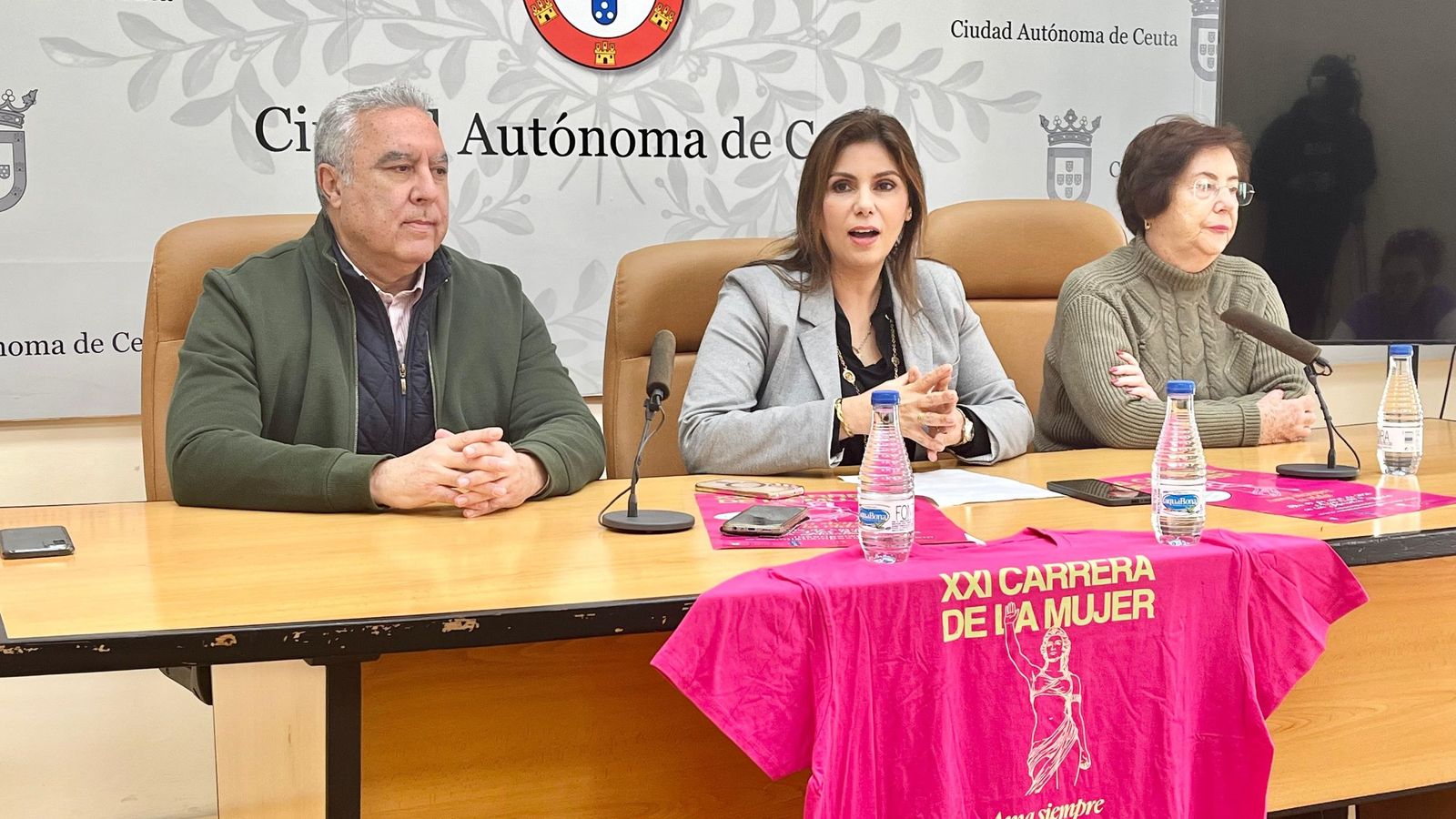 Un momento de la rueda de prensa ofrecida esta mañana