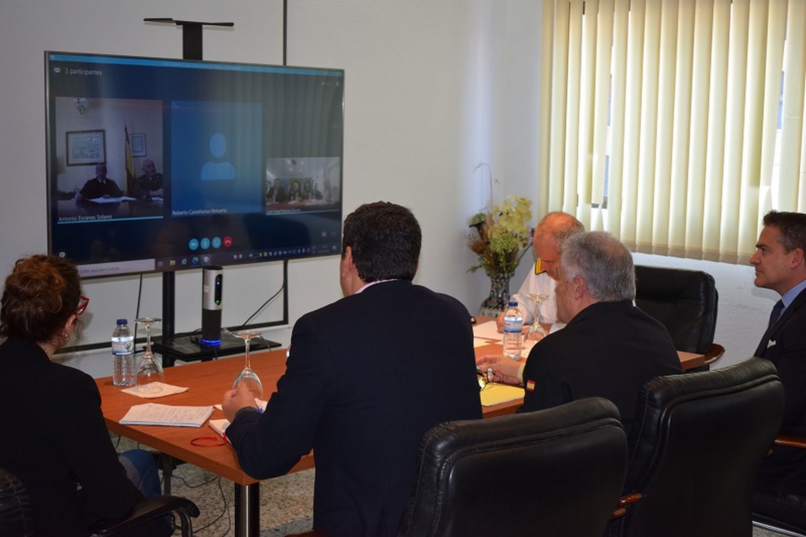 Representantes de la Cámara de Comercio de Ceuta durante la reunión. / FOTO CEDIDA