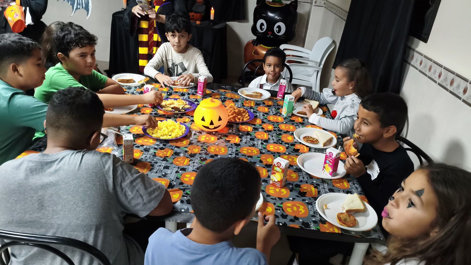 Vecinos de Miramar Alto celebrando Halloween Vecinos de Miramar Alto celebrando Halloween