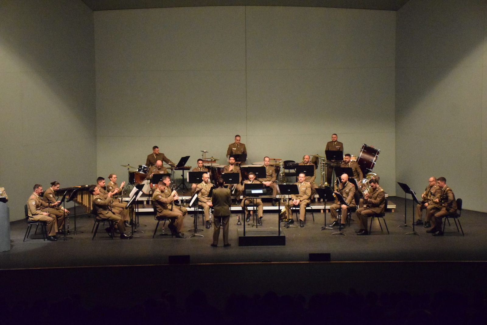 El Revellín vibra con la Banda de Música de la Comandancia