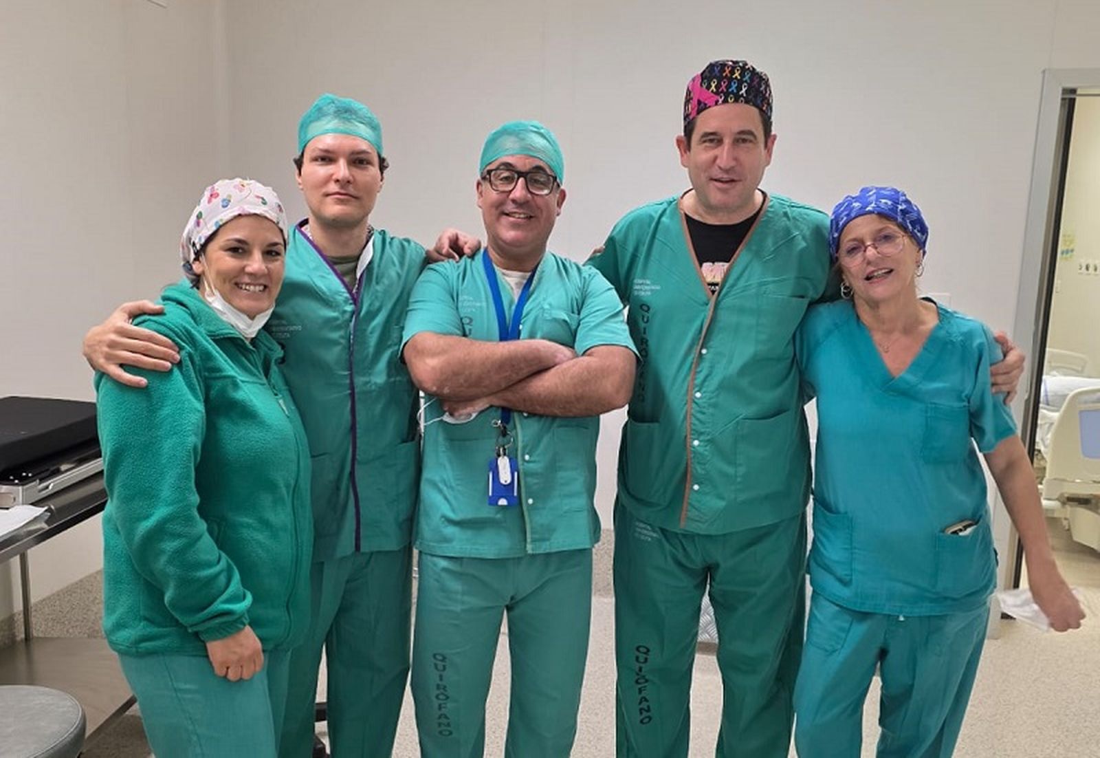 El equipo de Urología que participó en la cirugía para la curvatura del pene. / FOTO CEDIDA