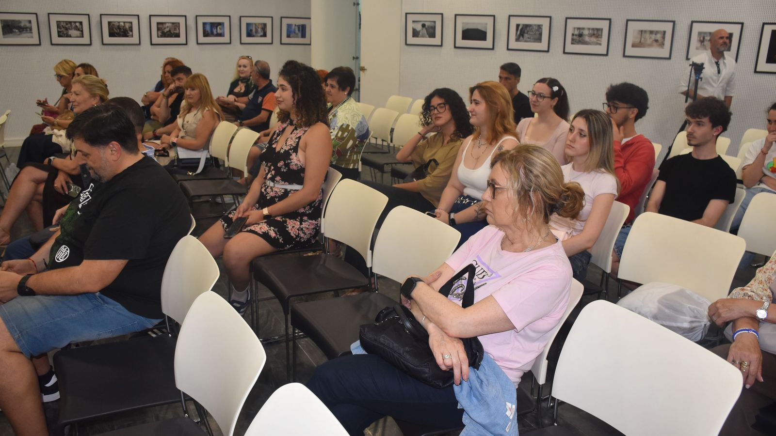 Presentación del poemario 'La niña de los ojos tristes', de Nerea Martos