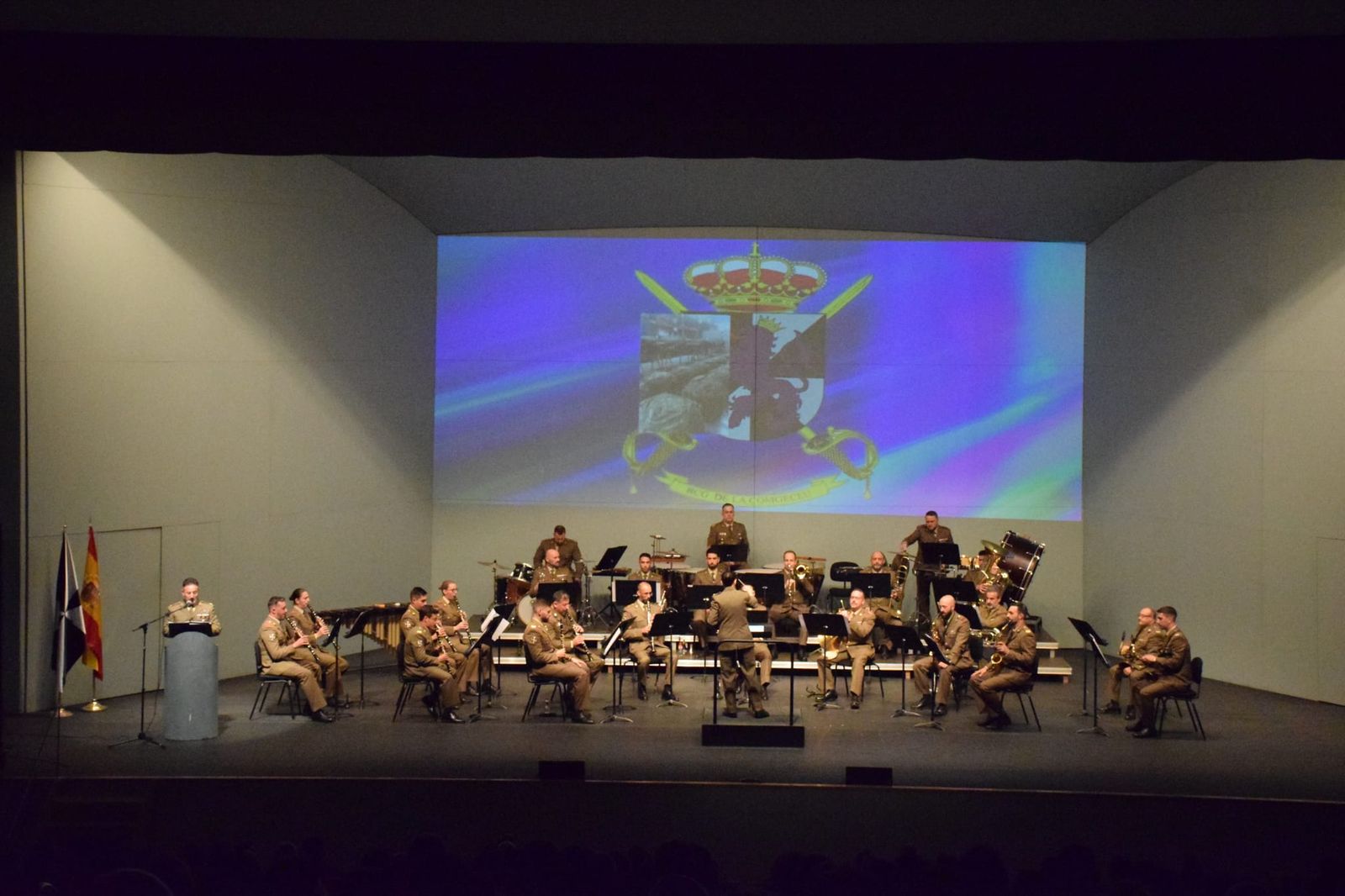 El Revellín vibra con la Banda de Música de la Comandancia