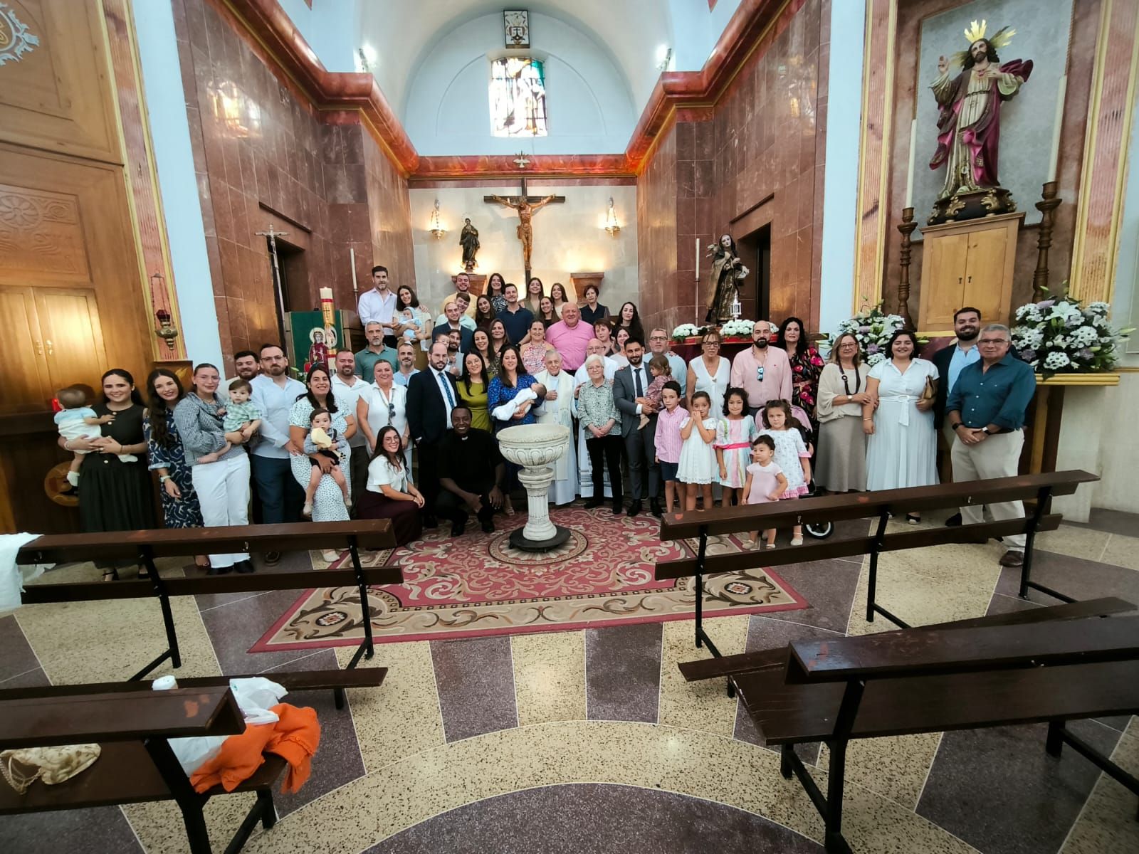 FOTOGALERÍA | Teresa recibe el Sacramento del Bautismo