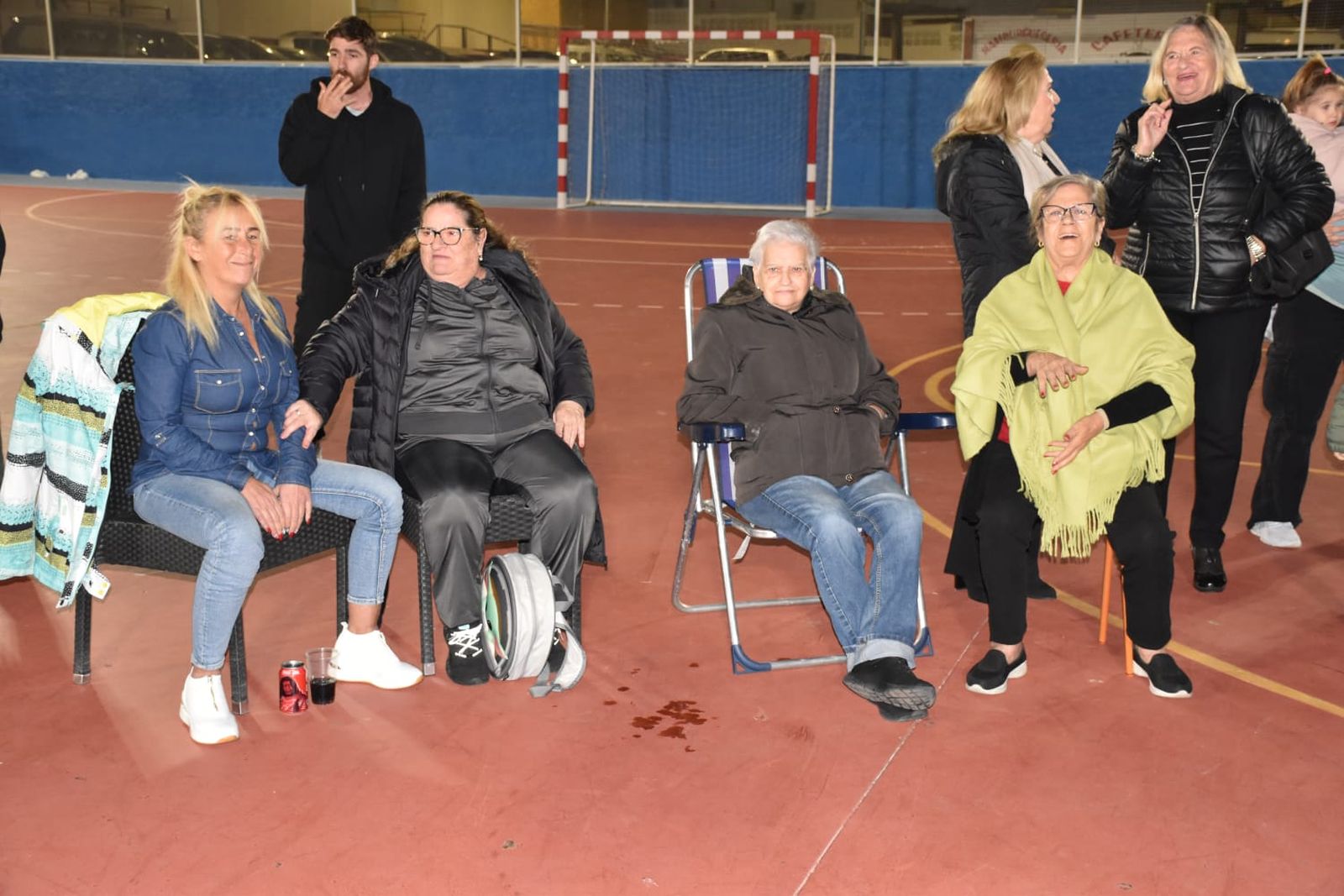 El Polígono celebra su primera Zambomba Flamenca con música y tradición