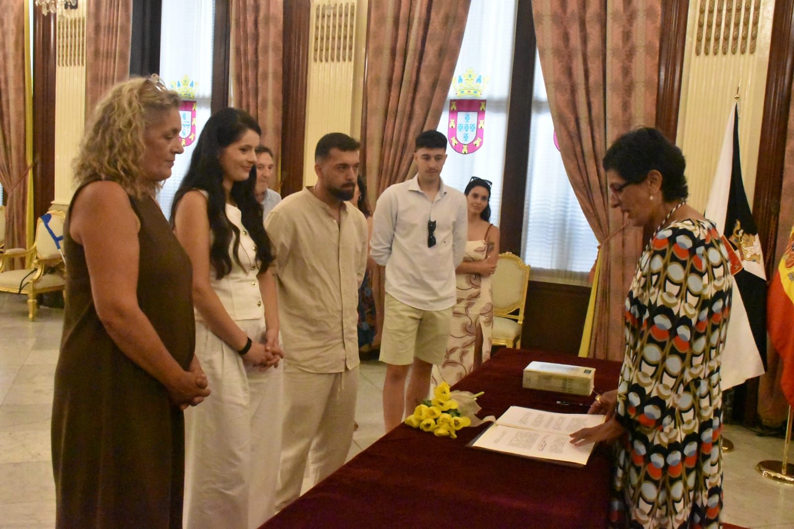 Daniel y Rosalía sellan su historia de amor en el Salón del Trono del Palacio Autonómico