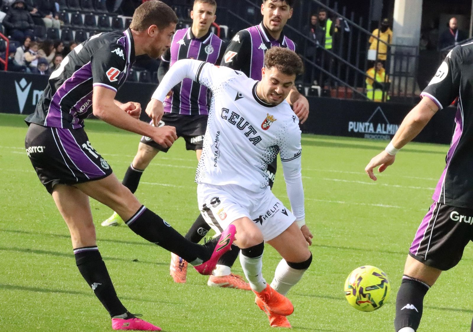 La AD Ceuta pone fin a su buena racha como local