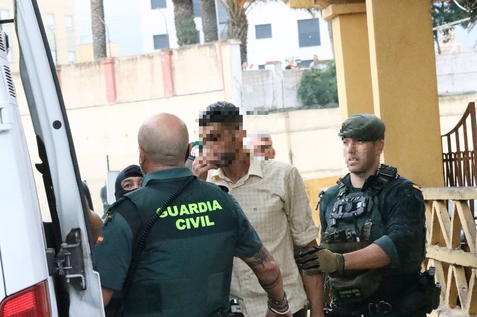 FOTOGALERÍA | Agentes de la Guardia Civil actúan contra el tráfico de migrantes en varios puntos de Ceuta