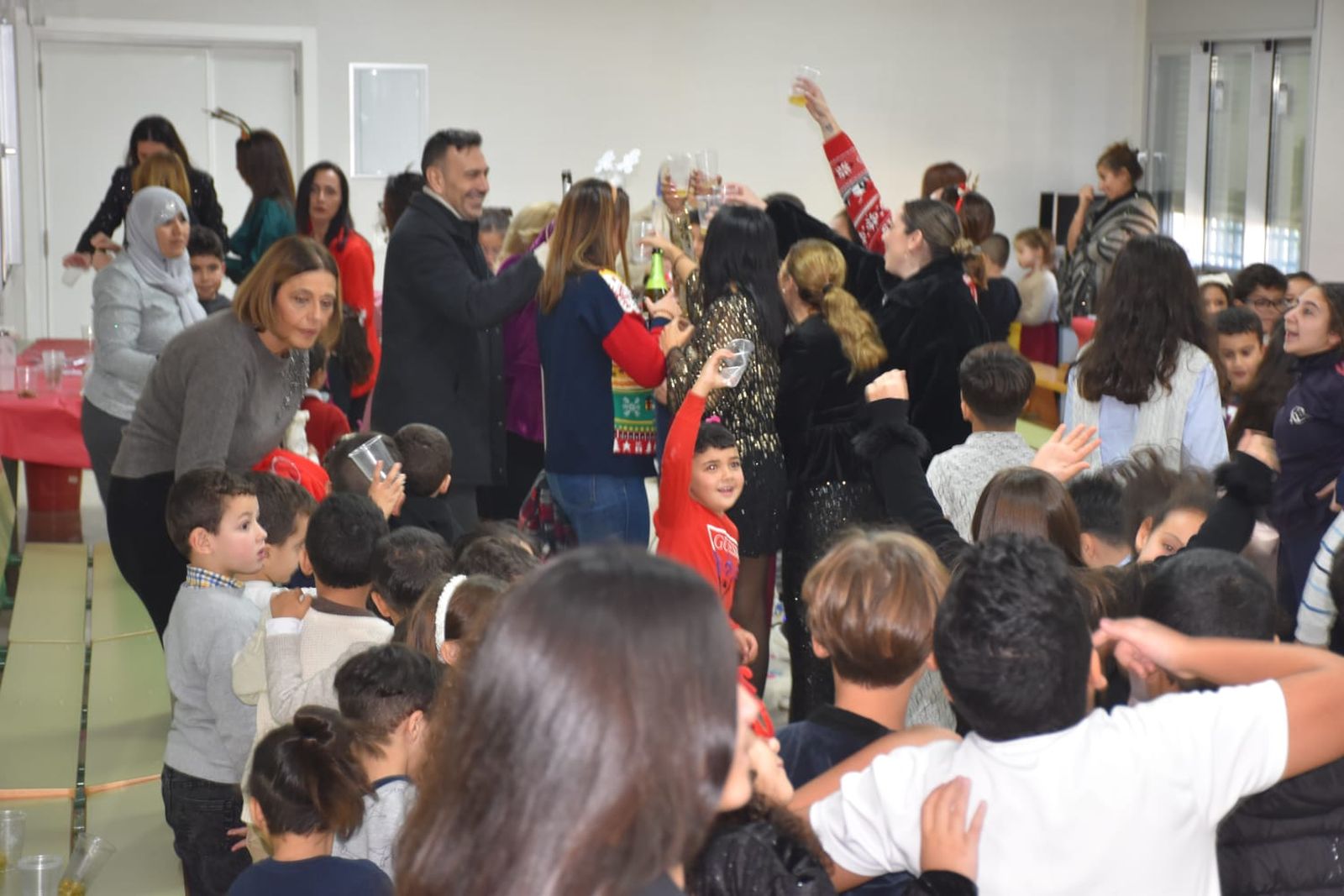 FOTOGALERÍA | Fiesta de Fin de Año en el CEIP Rosalía de Castro