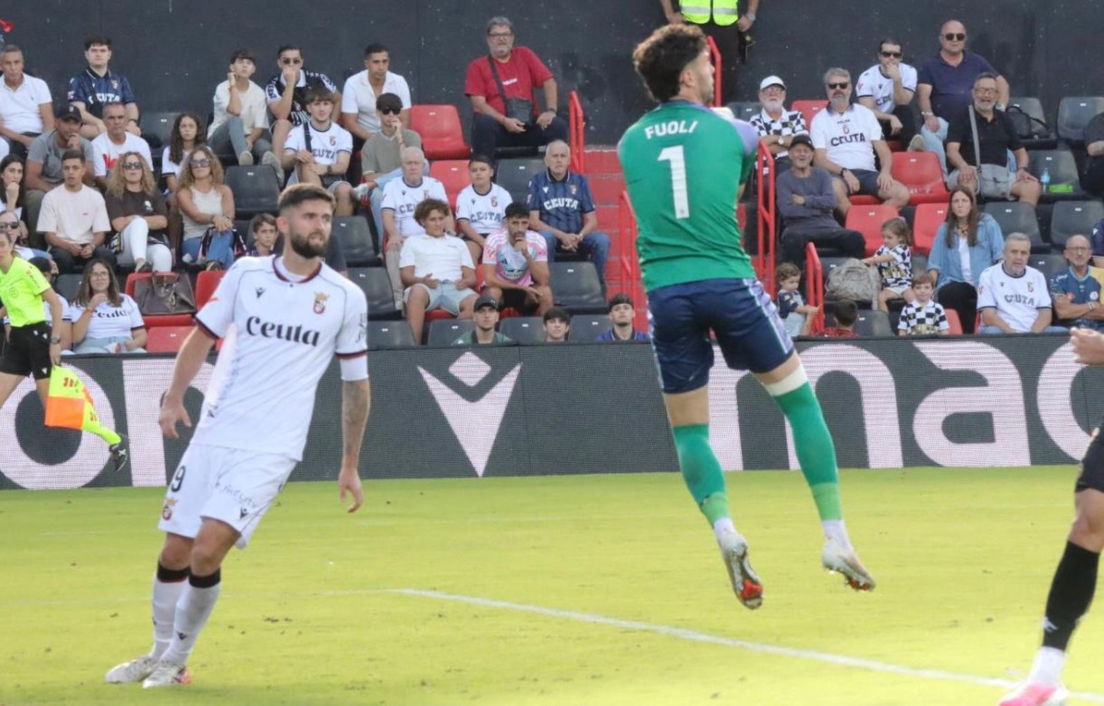 (1-2) Una AD Ceuta, espesa, pierde ante un buen Sabadell