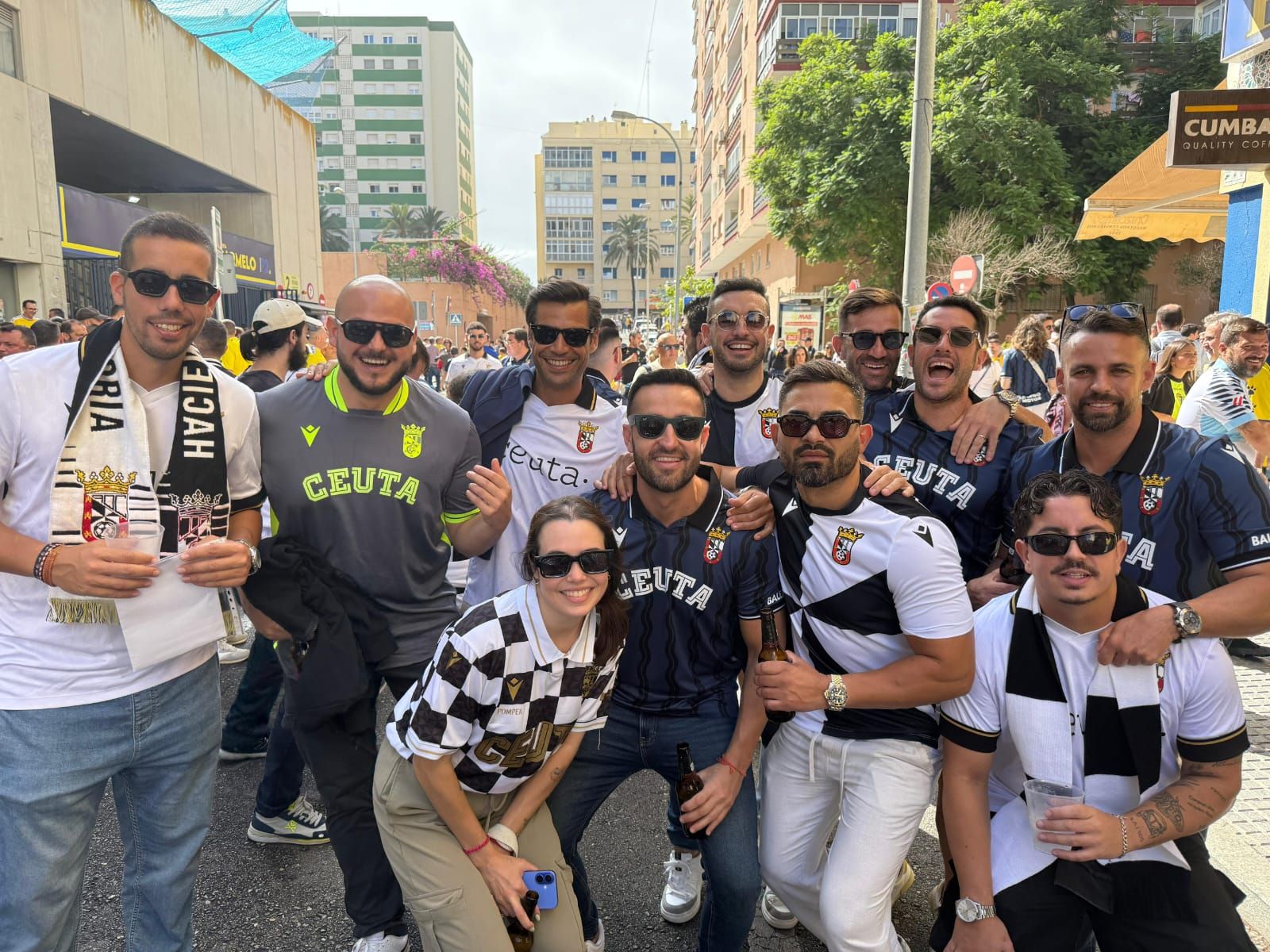 Ambientazo caballa en Cádiz en la previa del partido de la AD Ceuta FC
