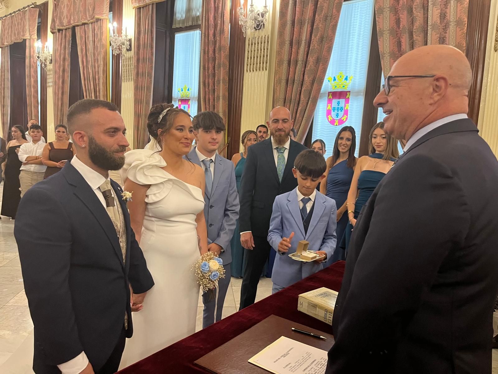 Jesús y Rosa sellan su amor en el Salón del Trono