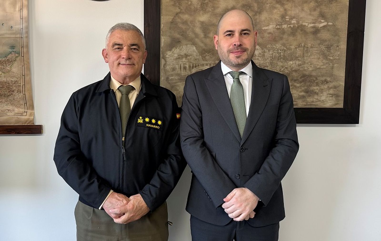 Pérez Triano durante su visita a la Delegación de Defensa este Miércoles Santo