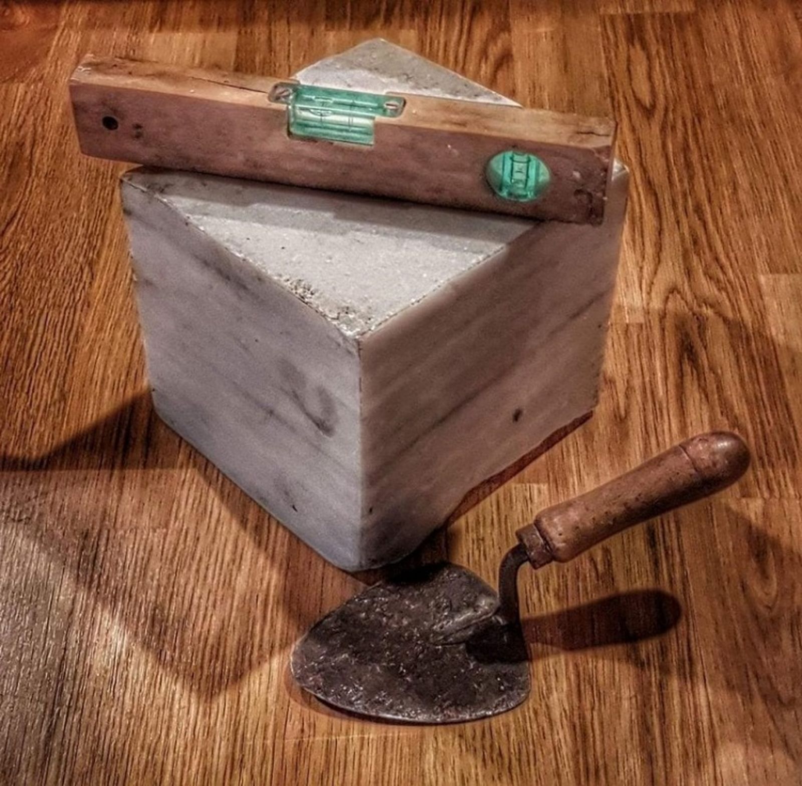 Los hermanos de las logias actuales usan como símbolos las herramientas con las que los masones originarios trabajaban. / FOTO CEDIDA