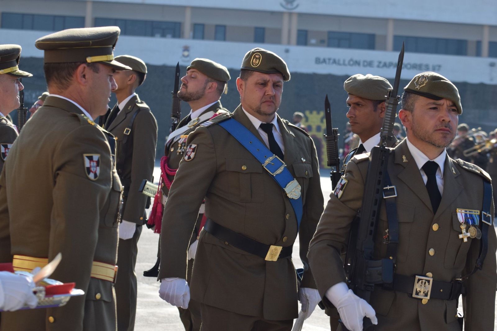 El Regimiento de Ingenieros 7 honra a San Fernando en una solemne parada militar en El Jaral