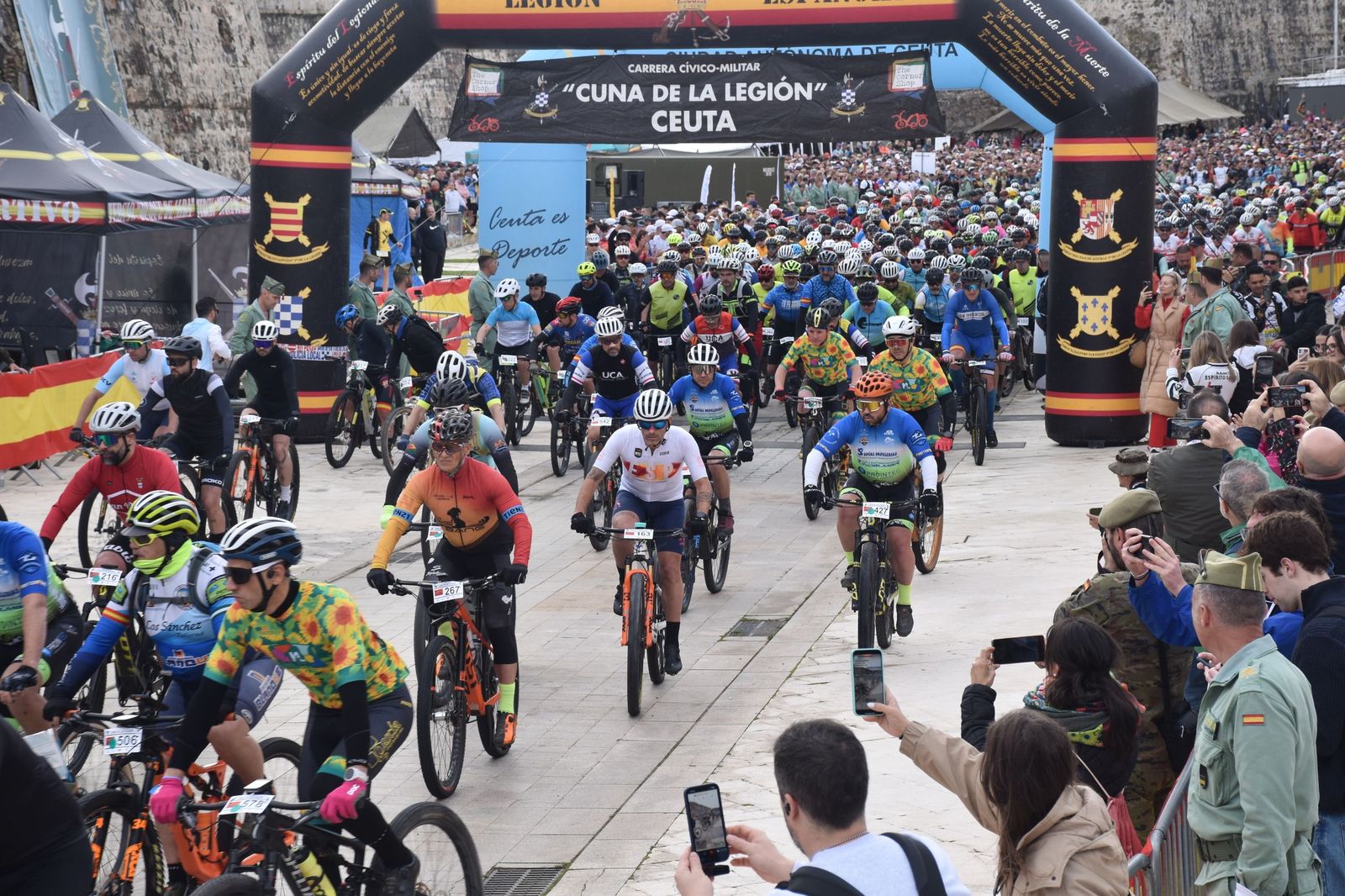 FOTOGALERÍA | Miles de corredores toman la salida en la X Cuna de la Legión: mira las imágenes