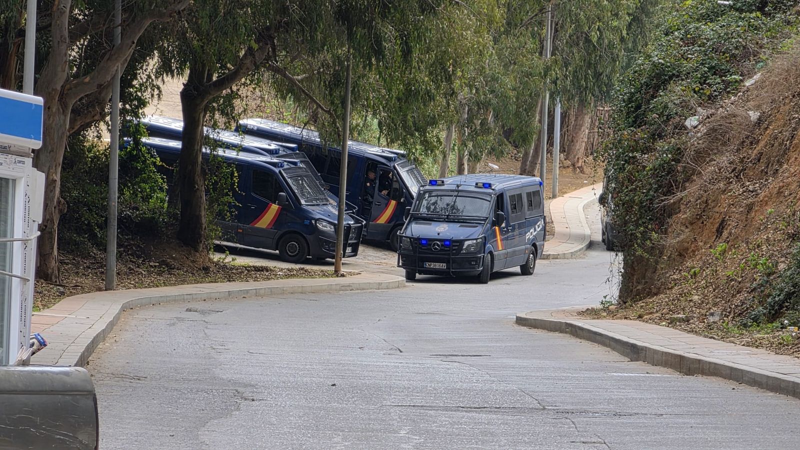 Amplio despliegue de la UIP en el CETI de Ceuta para proceder a la expulsión de decenas de migrantes