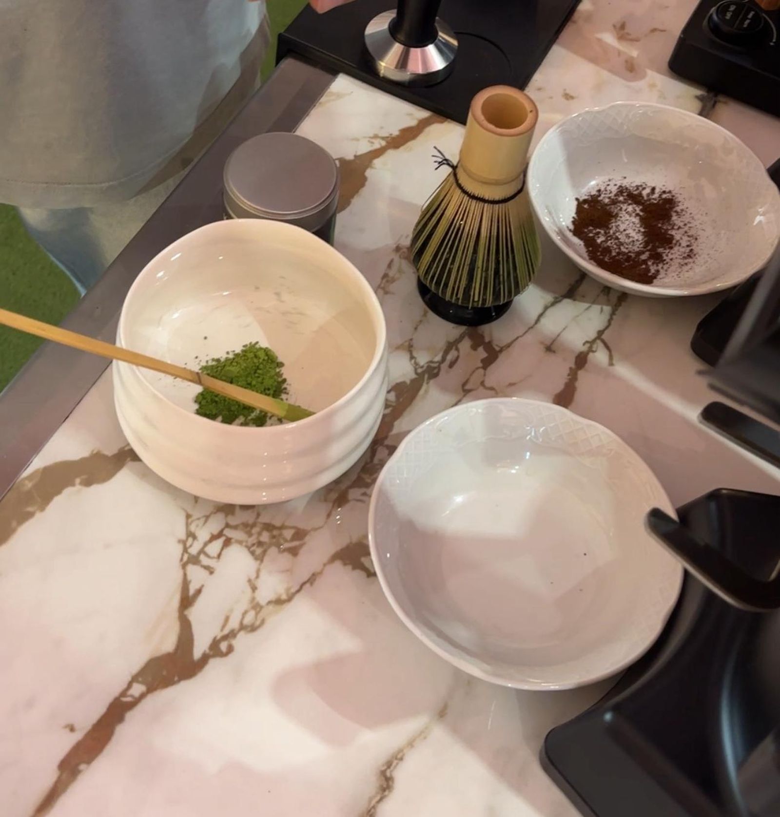 El auge del matcha conquista las cafeterías y despierta la curiosidad de los consumidores en Ceuta