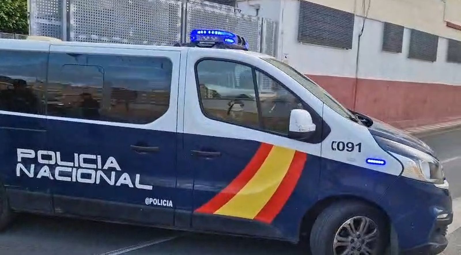 Los tres detenidos por la muerte del bebé salen de la Jefatura Superior y pasan a disposición judicial Los tres detenidos por la muerte del bebé salen de la Jefatura Superior y pasan a disposición judicial