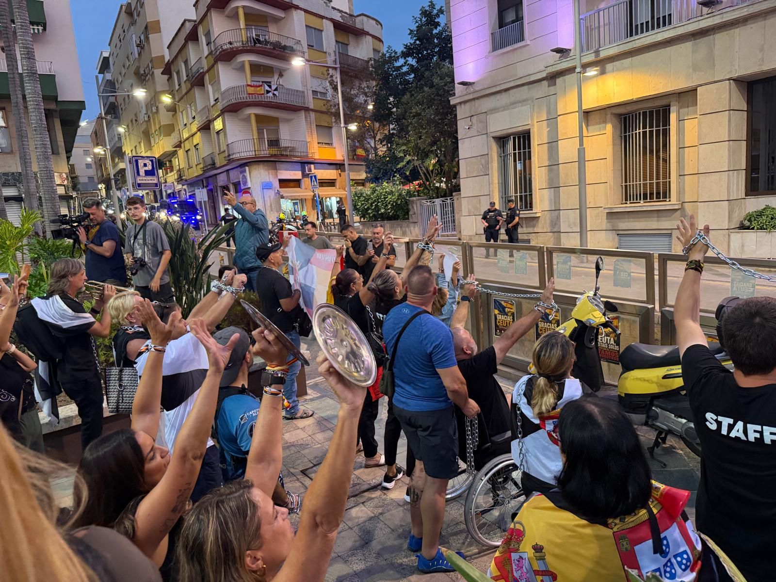 “Pueden cambiar de titular, no pueden cambiar la realidad”: David de la Encina afronta su primera concentración