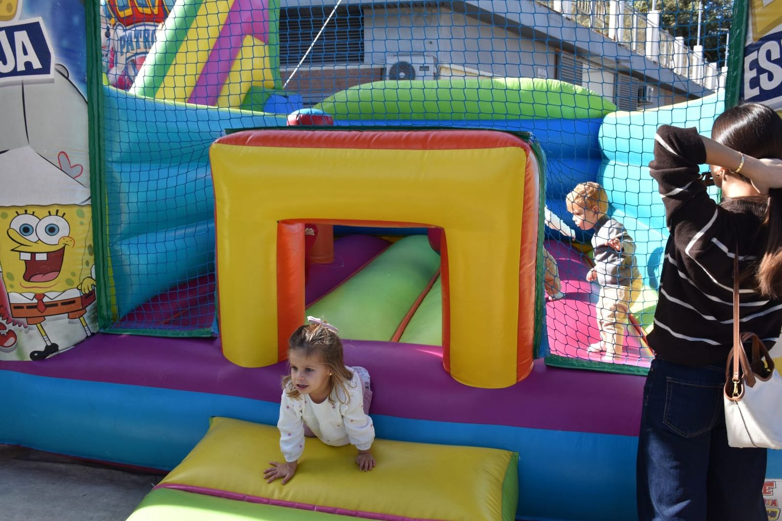 La Navidad llega a la Marina con una fiesta infantil