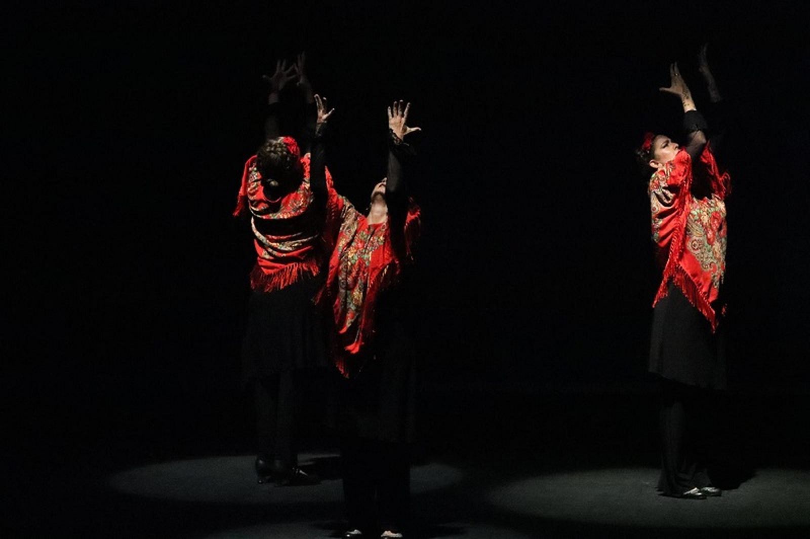 Bailaoras de la Escuela de Danza de María José Lesmes durante un espectáculo