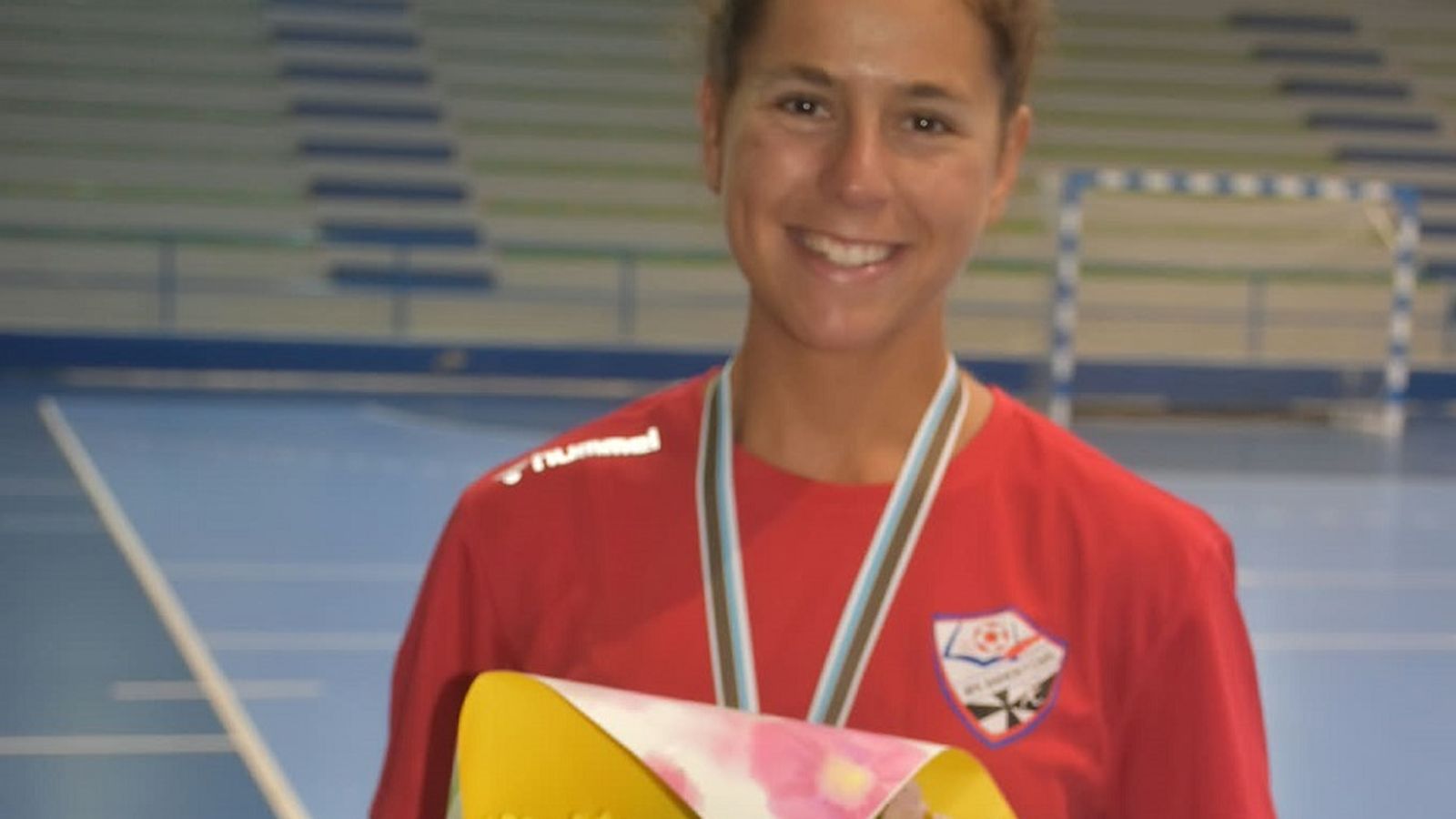 María Romero es homenajeada por su club el Ramón y Cajal
