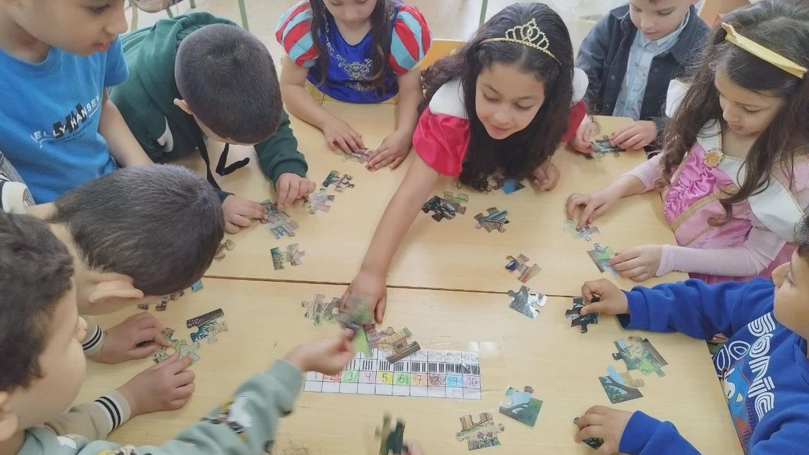 Alumnos del CEIP Juan Carlos I durante una de las actividades celebradas este viernes