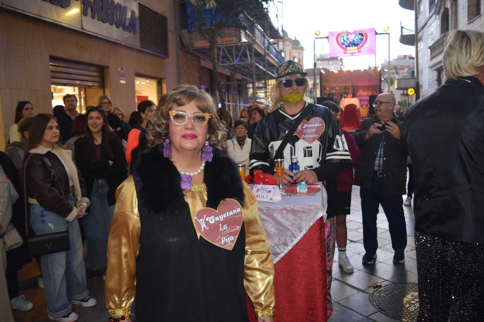 Los Popi enamoran a Ceuta con un pasacalles destinado a la búsqueda de su “media caballa”