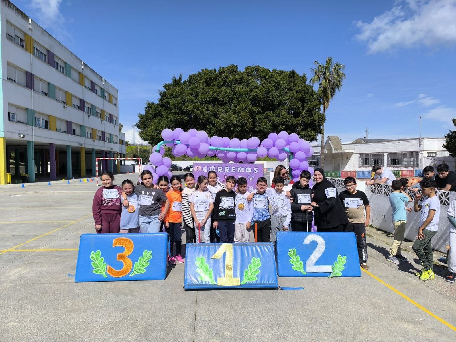 El 'Rey Juan Carlos I' corre por la igualdad