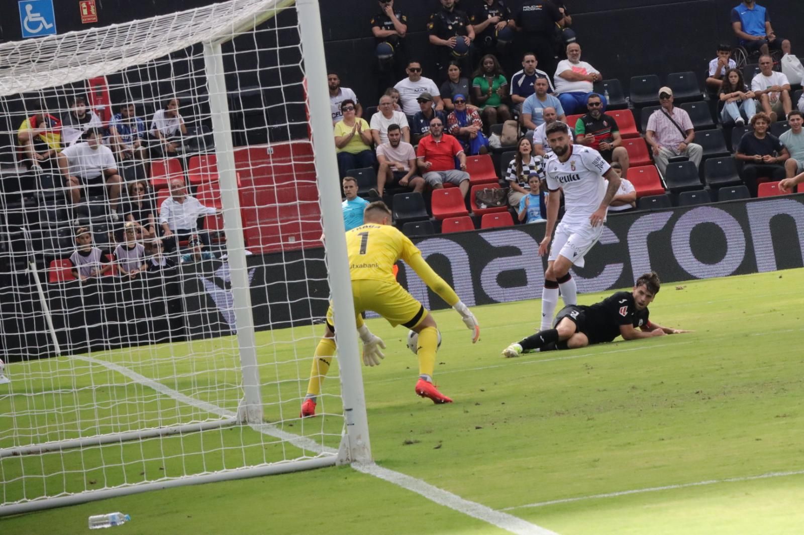 (3-1) Carlos Hernández se viste de héroe para remontar ante el Sanse