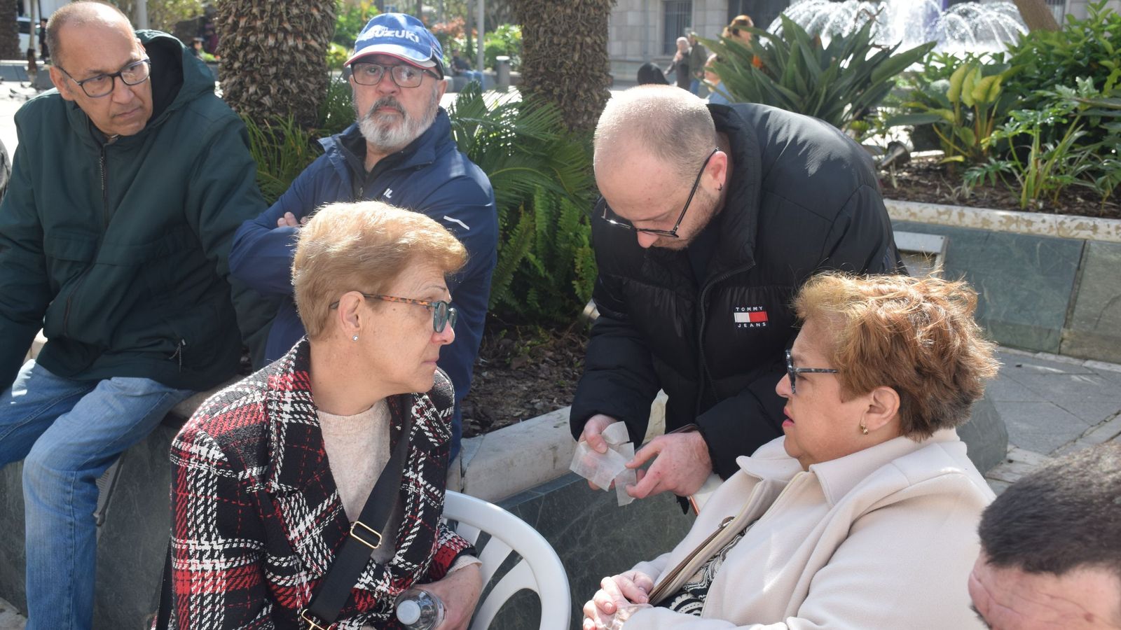 Acto de ADEN en la plaza de los Reyes con motivo del Día de las Enfermedades Raras