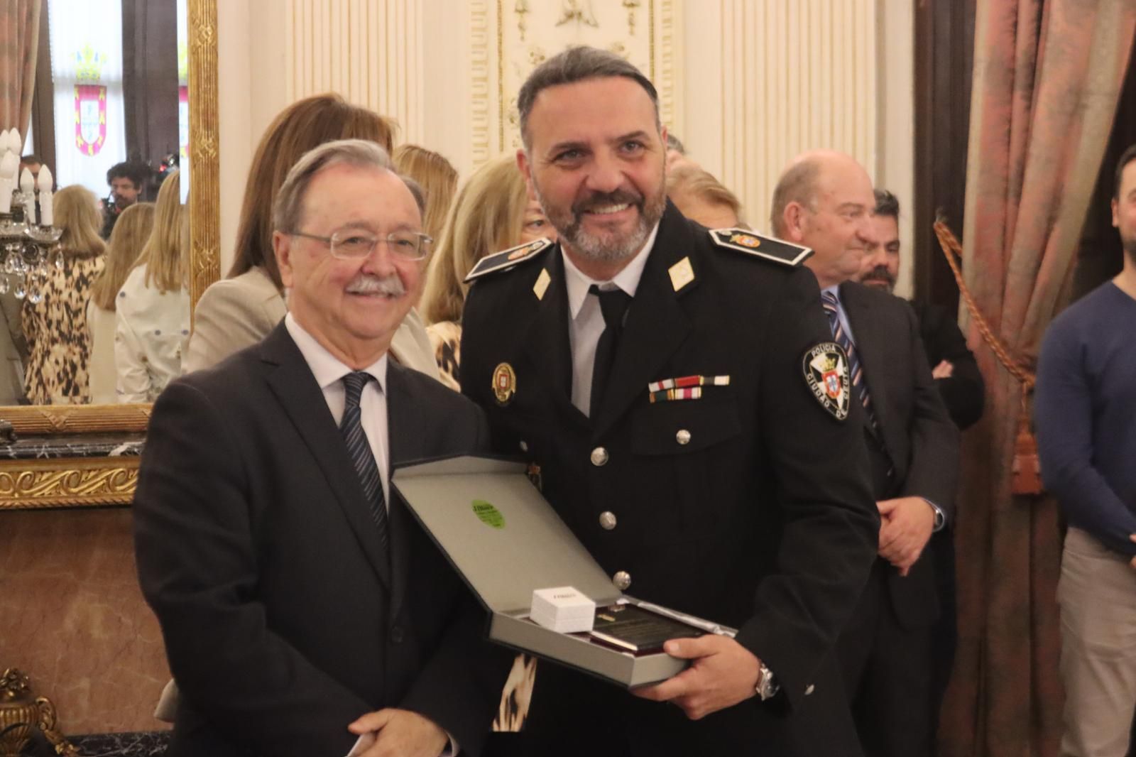 Acto de entrega de reconocimientos por el Día del Funcionario en el Salón del Trono