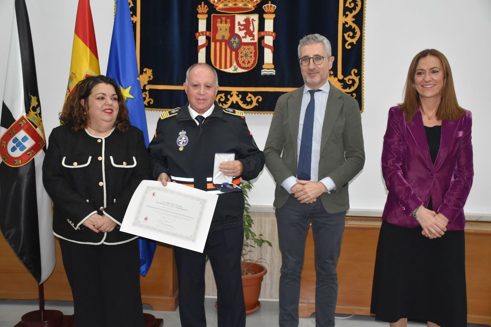 Protección Civil rreconoce el éxito de la OPE con la entrega de sus Medallas