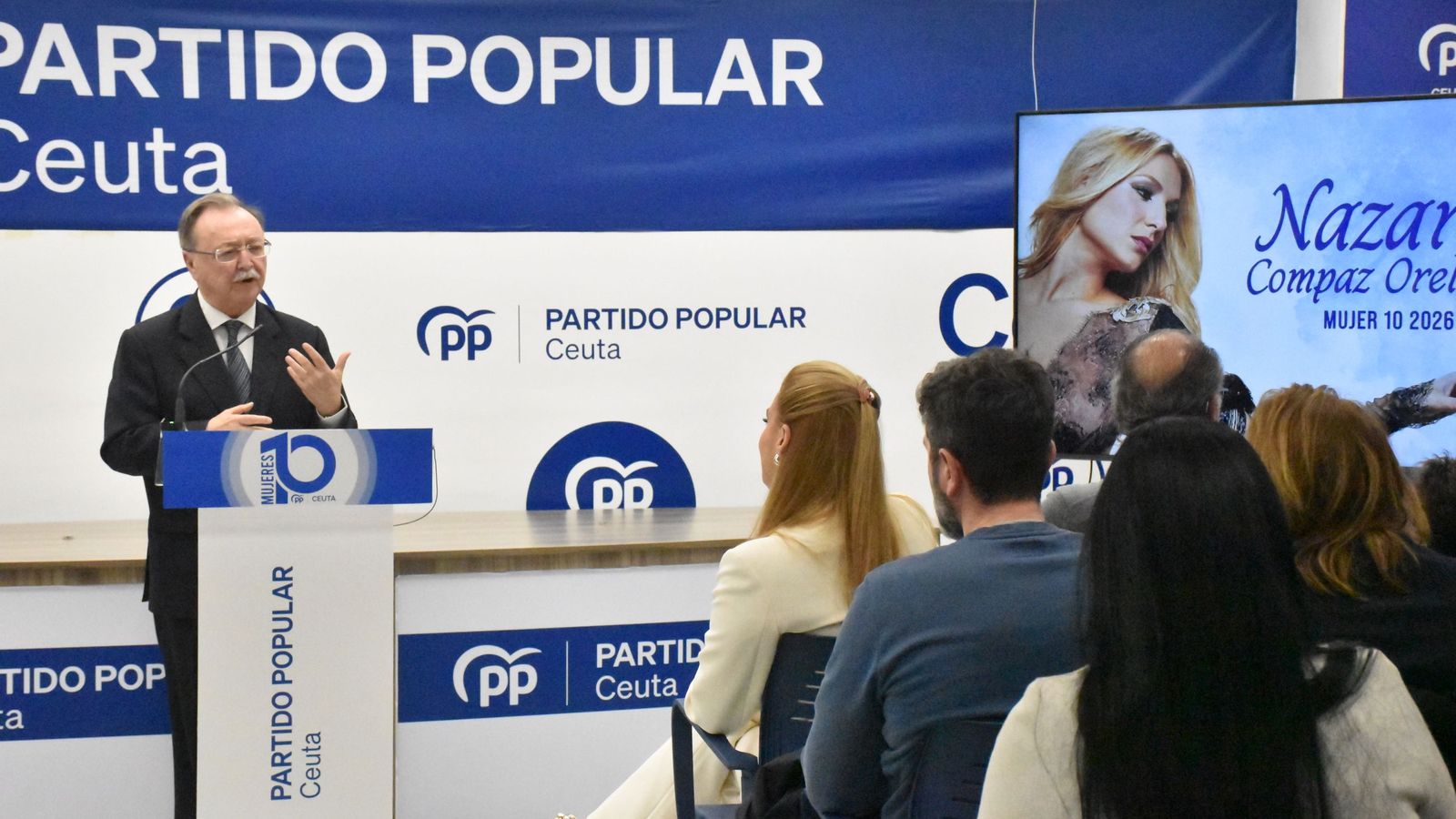 Acto de entrega del Premio Mujer 10 del PP a Nazaret Compaz