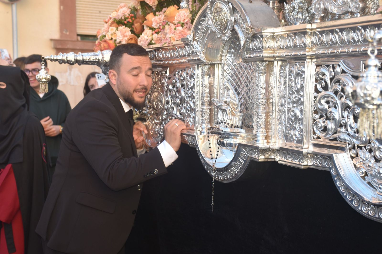 La Amargura: andares de barrio para un Miércoles Santo soleado