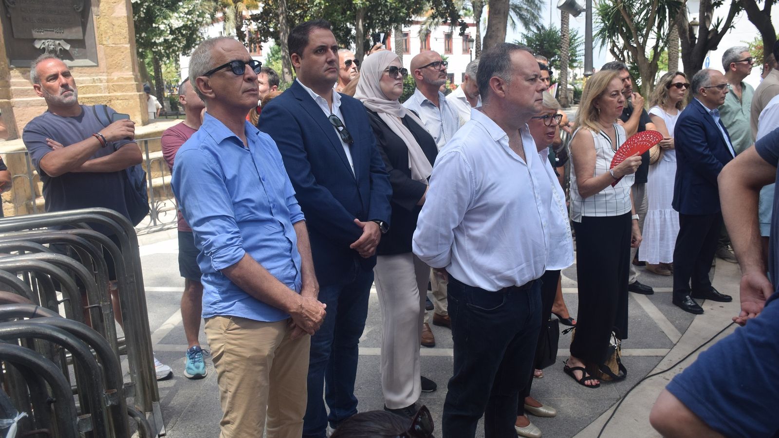 Miembros del PP a nivel nacional y local durante la comparecencia.
