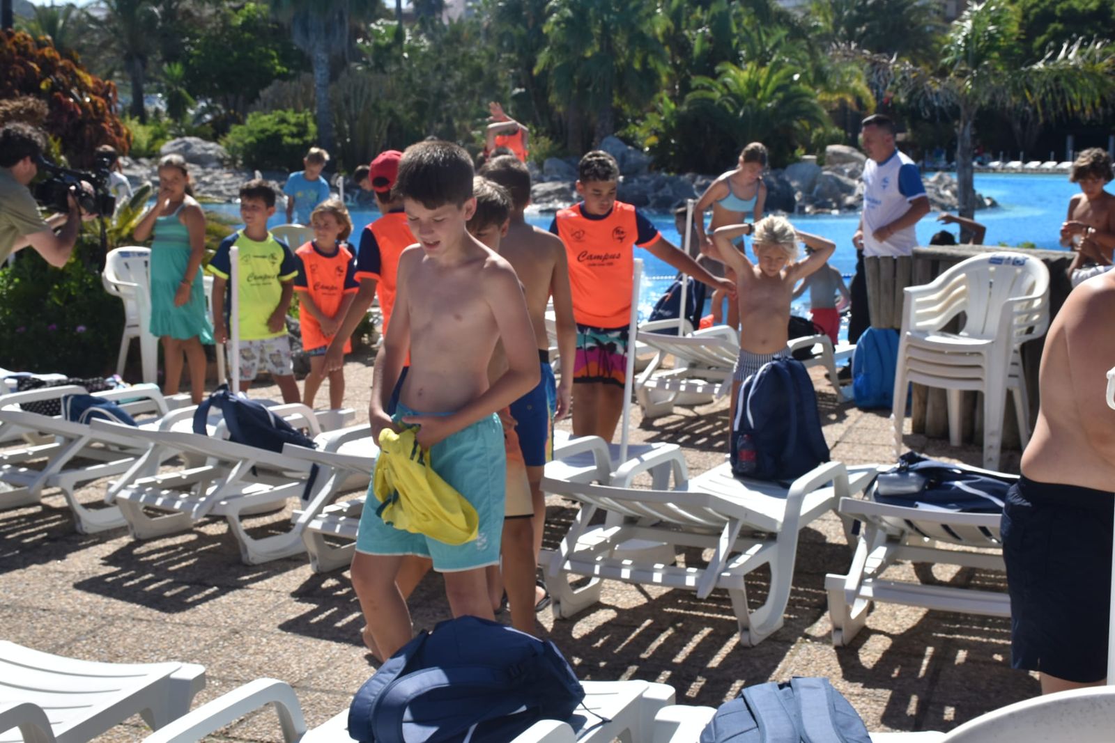 El Campus de Verano Emilio Cózar disfruta de una refrescante jornada en el Parque Marítimo