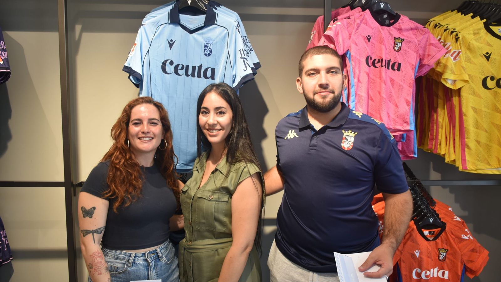 Así ha sido la entrega de los abonos dobles a los premiados por el Centro Comercial Abierto de Ceuta